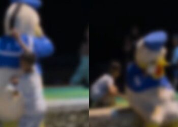 Bikin Geram, Aksi Bocah Laki-Laki Bully Pria Berkostum Badut yang Ternyata Penyandang Disabilitas