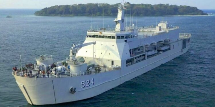 Kapal Perang Angkut Tank KRI Teluk Calang-524 Diresmikan