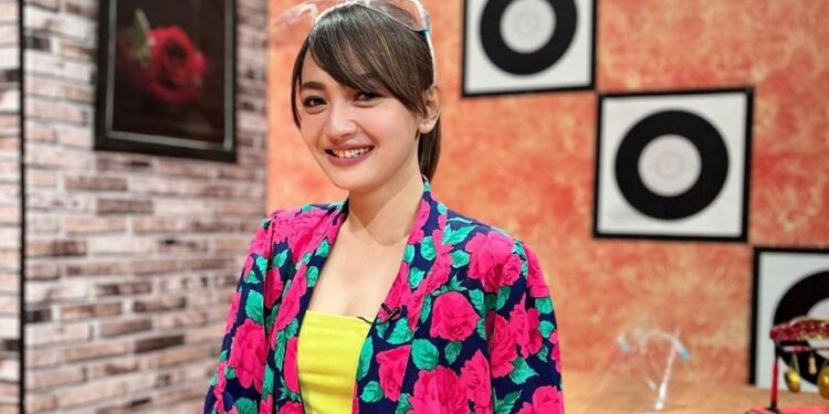 Terseret Isu Selingkuh, Riesca Rose Sentil Sule dan Nathalie Holscher di Unggahan Terbaru?