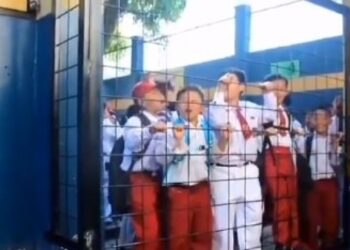 Tanah Sekolah Kena Sengketa Sampai Gerbang Dilas Ahli Waris, Para Siswa Nunggu di Luar Tak Bisa Belajar