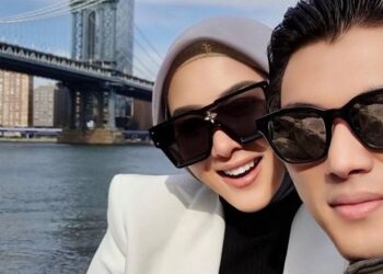 Masih Liburan di Jepang Bareng Suami, Syahrini Pamer Koleksi Tas Terbaru Serba Emas