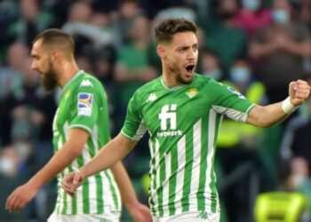 Nottingham Forest Mencoba Dapatkan Bek Real Betis Alex Moreno