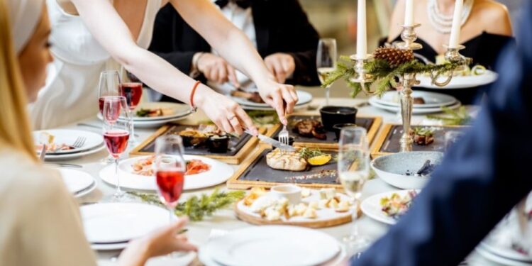 Viral Pemilik Restoran Beri Makanan Pria yang Kehilangan Dompet, Endingnya Bikin Hati Publik Terenyuh