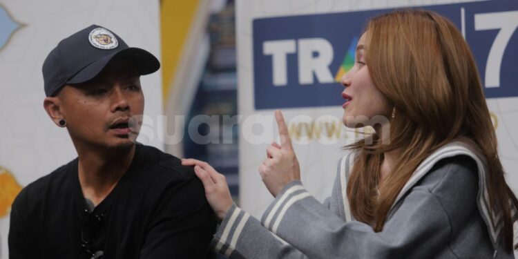 Detik-Detik Rok Ayu Ting Ting Robek saat Nyanyi Viral, Sikap Wendy Cagur Tuai Sorotan