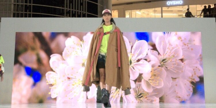 Tiga Desainer Ternama Tampilkan Karya Bertema Sinergetic, Intip Koleksinya