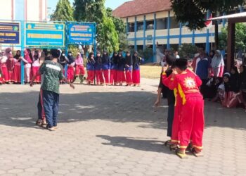 Mts Muhammadiyah Nalumsari Semarakkan HUT RI dengan Lomba Tradisional