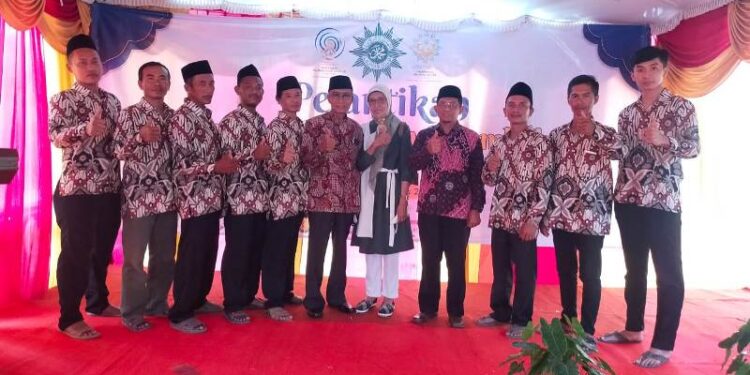 Pelantikan PRM Duwel, Ada Pengobatan dan Baksos