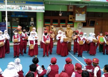 Lagu Ojo Dibandingke Mewarnai HUT ke-77 Republik Indonesia