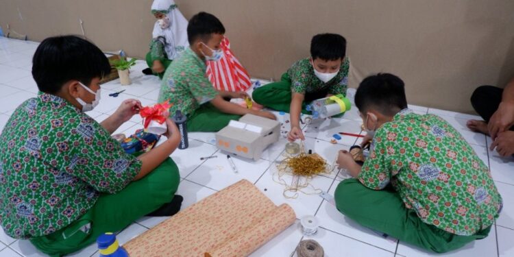 SD Muhammadiyah PK Kottabarat Gelar Lomba Peringatan HUT RI