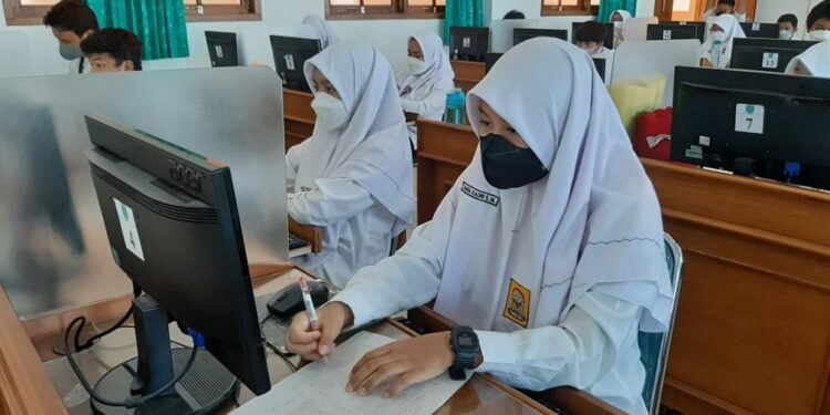 Memaksimalkan ANBK, SMP Muhammadiyah PK Gelar Try Out AKM