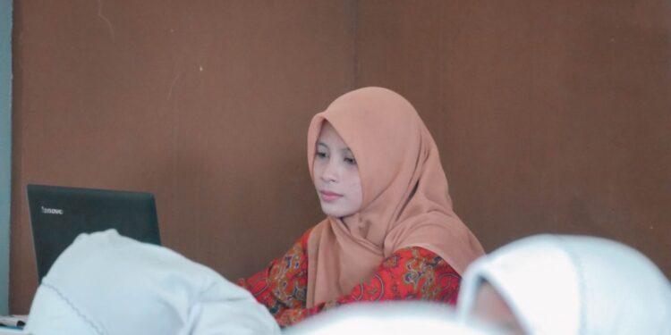 Kini Meja Wali Kelas MTsM 2 Karangasem Bersatu dengan Siswa