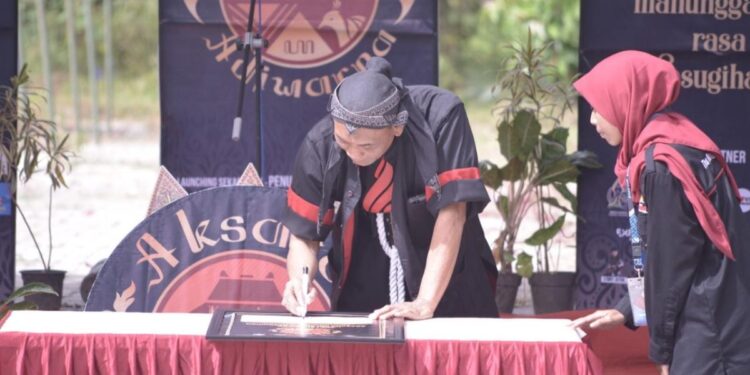 Prodi Ilmu Komunikasi Umpo Gelar Aksara Adiwarna Kesugihan, 13 Mahasiswa Korea Hadir