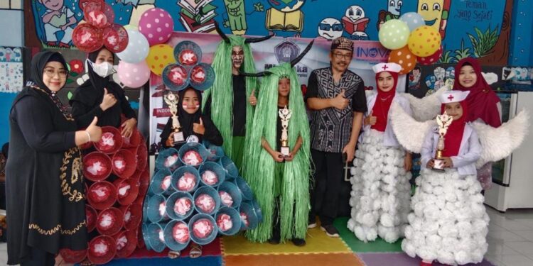 Kostum Unik Jadi Juara Favorit CBCC Mimdaka