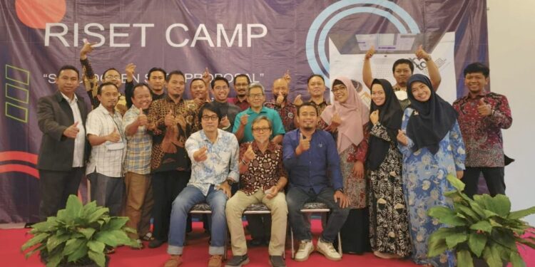 Riset Camp Dosen Pascasarjana UMSurabaya: Satu Dosen Satu Proposal