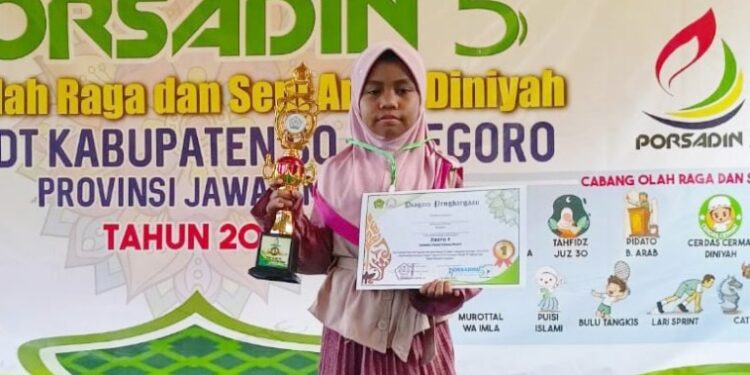 Juara I Baca Puisi Porsadin Bojonegoro, Siswa SDM 3 ICP Sumberrejo Melaju ke Provinsi