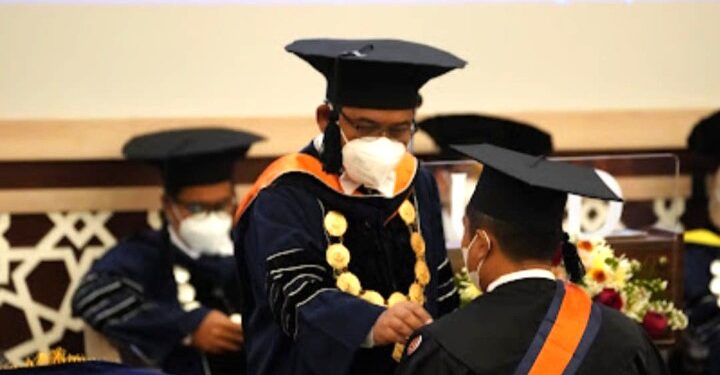 Wisudawan UAD Harus Tambah Ketrampilan yang Dibutuhkan Dunia Usaha