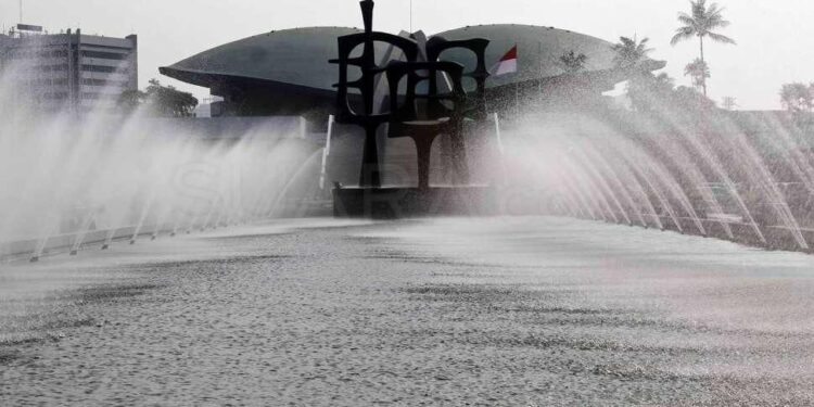 Massa Buruh Mulai Berdatangan Di Gedung Parlemen Senayan, Berikut Rekayasa Lalu Lintas Hari Ini