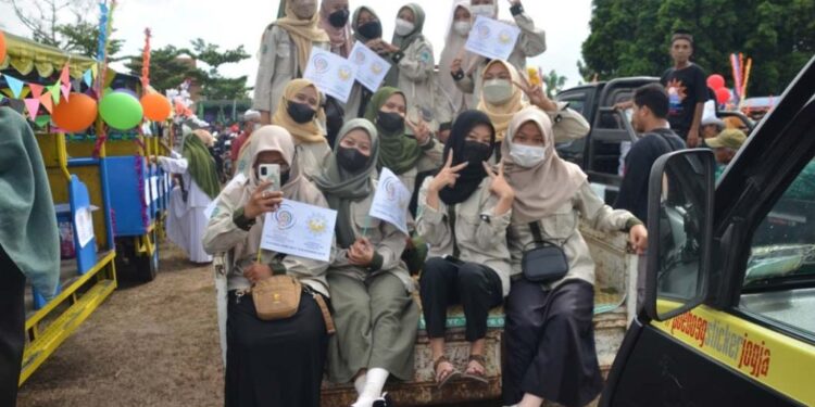 Ribuan Peserta Semarakkan Pawai Ta’aruf Jelang Muktamar ke-48 Muhammadiyah ‘Aisyiyah