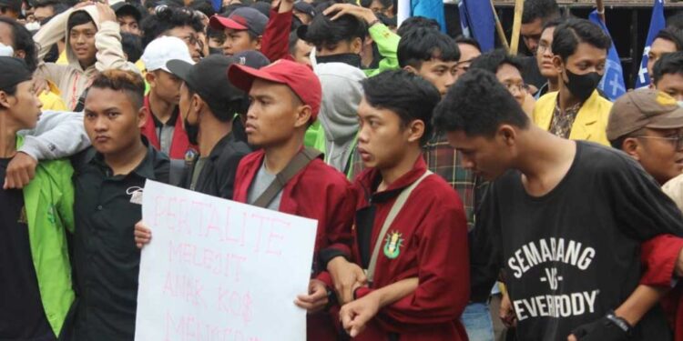 Ribuan Kader IMM Turun Ke Jalan Tolak Kenaikan Harga BBM Subsidi
