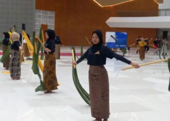 Pentas Tari “Raditya Mencerahkan Semesta” dalam Pembukaan Muktamar Melibatkan 300 Penari