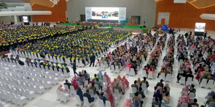 UMS Mewisuda2778 Sarjana, 1176 Lulus Cumlaude. Peroleh 2 Penghargaan dari LEPRID