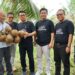 Moeldoko tanam varietas baru kopyor di UMP Jateng