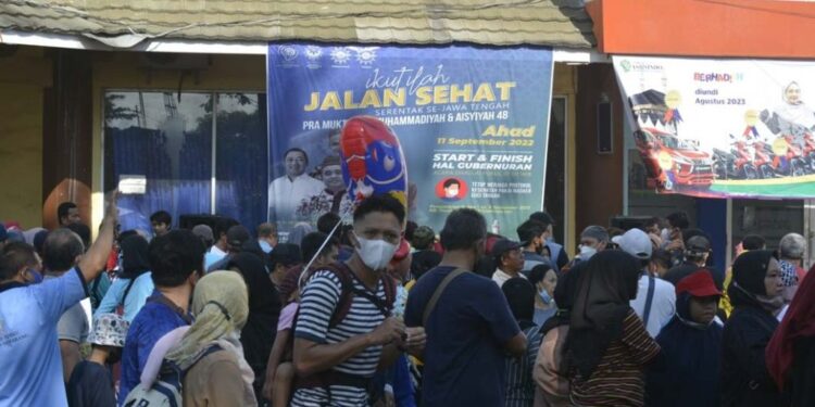 Songsong Muktamar, Ribuan Kader Muhammadiyah Jateng Ikuti Jalan Sehat