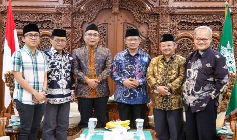 Ketum PBNU Ajak Muhammadiyah Kerjasama Sukseskan Forum R20 di Bali