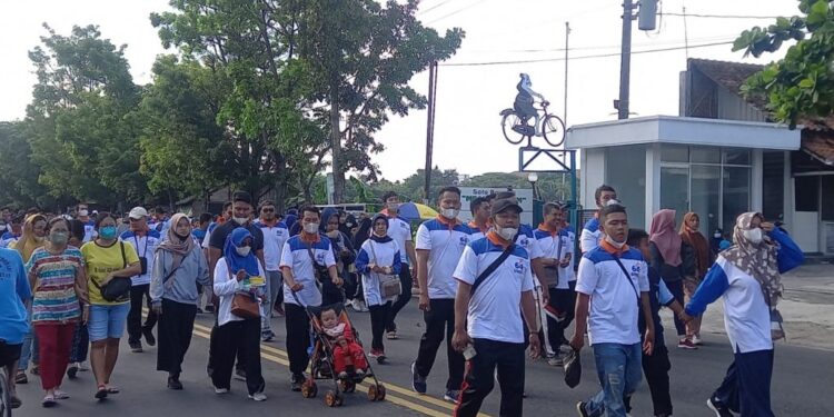 Lima Ribu Peserta Ikuti Jalan Sehat Dalam Rangka Milad UMS ke-64