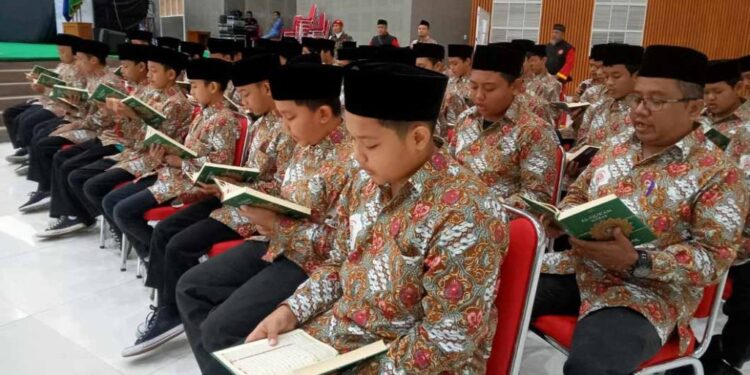 Parade Murottal Semarakan Tabligh Akbar Muktamar Muhammadiyah dan Aisyiyah ke-48