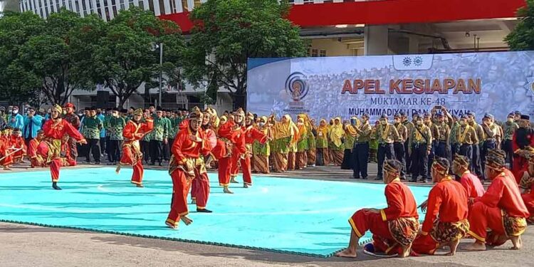 Tampil Apik, Tapak Suci Unjuk Kebolehan Dalam Apel Kesiapsiagaan Muktamar Muhammadiyah ‘Aisyiyah ke-48