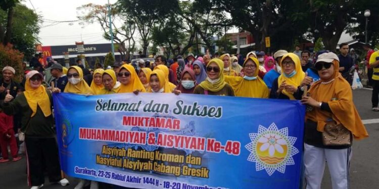 Semarak Muktamar 48, Ribuan Warga Muhammadiyah Gresik Ikuti Jalan Sehat