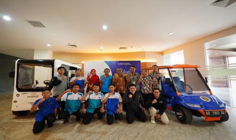 UAD Luncurkan Mobil Listrik Sukseskan Muktamar Muhammadiyah Ke-48