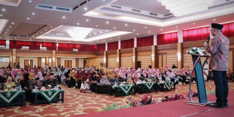 Hadiri Penutupan Muktamar XIV Nasyiatul Aisyiyah, Menko PMK Berikan Ceramah Umum