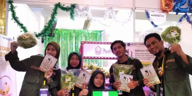 Mahasiswa Unismuh-UNM kolaborasi kenalkan “Delivery Hidroponic” WMK
