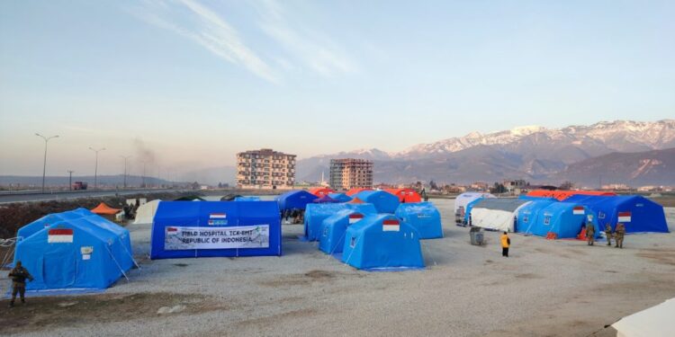 MUHAMMADIYAH HIBAHKAN RUMAH SAKIT LAPANGAN SENILAI 2,5 M KEPADA KEMENTERIAN KESEHATAN TURKI