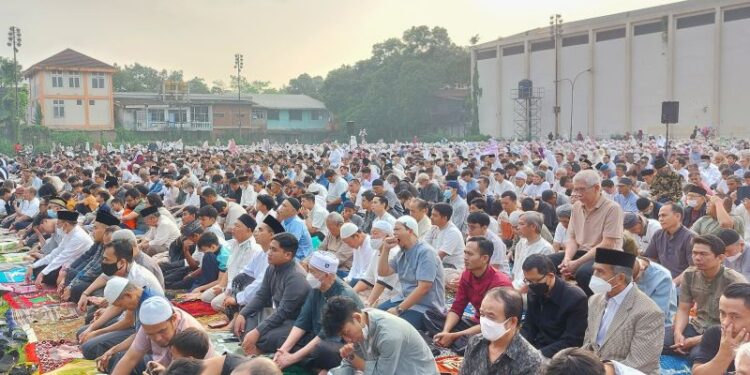Ribuan warga antusias laksanakan Shalat Idul Fitri di Lapangan Lodaya