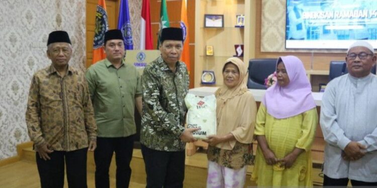 UMSU bagikan ratusan bingkisan Ramadhan kepada masyarakat