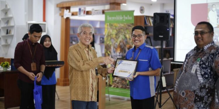 UMSU serahkan royalti kepada 130 penulis buku