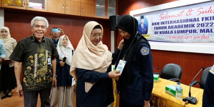 FKIP UMSU Lepas 19 Mahasiswa Ikuti KKN Internasional di Malaysia