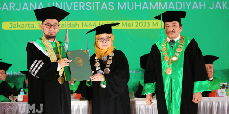 UMJ Anugerahkan Gelar Kehormatan Doctor HC Kepada UAH