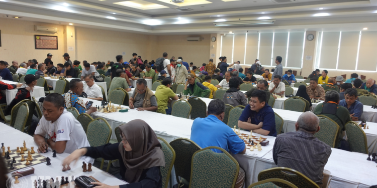 284 Peserta Ikuti Turnamen Catur Piala Rektor UMJ