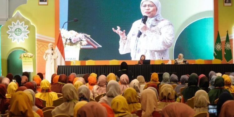 Dewi Yull Berbagi Praktik Baik Pengasuhan Inklusif di Tanwir I Aisyiyah