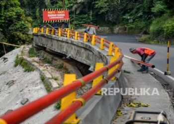 Viral, Oknum Polisi Lakukan Pungli ke Pemotor di Jalan Cadas Pangeran Sumedang