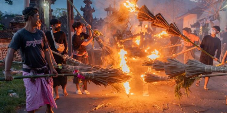 Ritual budaya Ngemumu di Desa Manggis