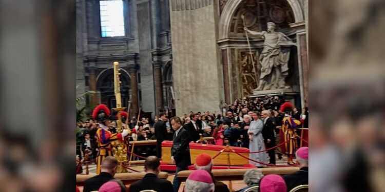 Jokowi dan Jonan wakili Indonesia, hadiri pemakaman Paus Fransiskus