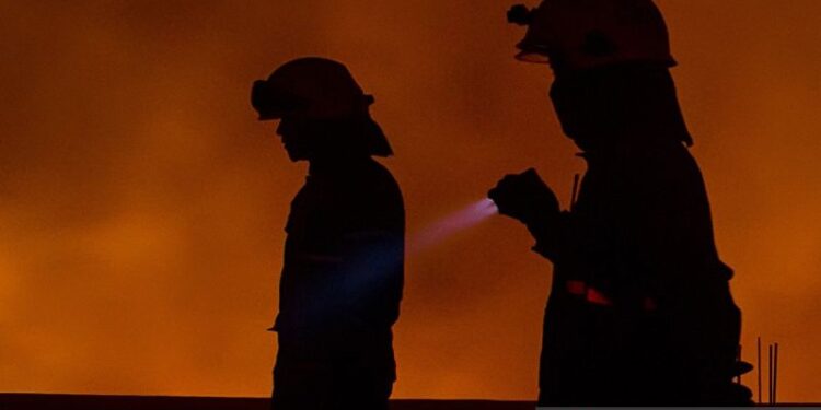Kabakaran melanda bangunan warga di Menteng Jakarta Pusat
