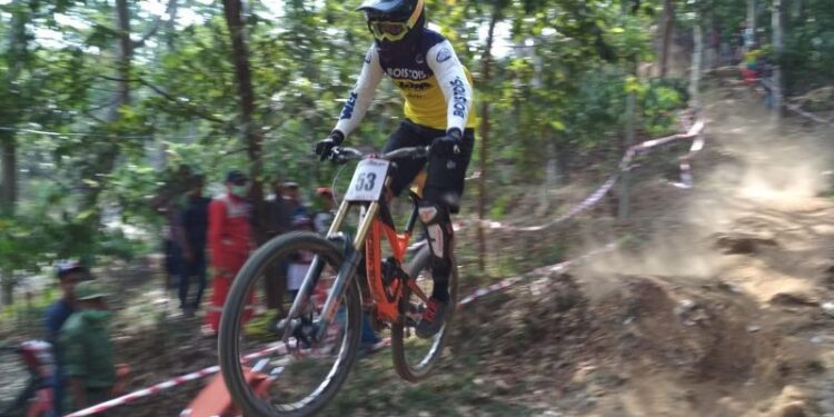 Kejuaraan Indonesian Downhill 2025 seri perdana digelar di Kudus