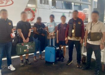 Imigrasi Batam deportasi sembilan WNA menyalahgunakan izin tinggal