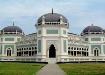 Melengkapi Ibadah Anda: Jadwal Sholat Hari Ini di Surabaya, 26 April 2025